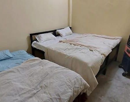 Hotel Shree Kashi Govardhan Dham à Ujjain Extérieur photo