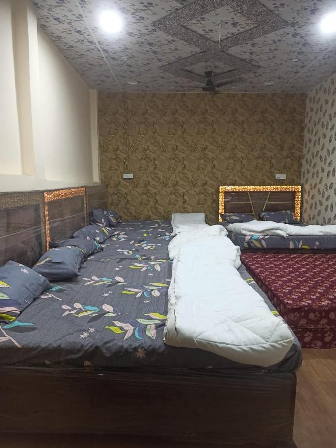 Hotel Shree Kashi Govardhan Dham à Ujjain Extérieur photo