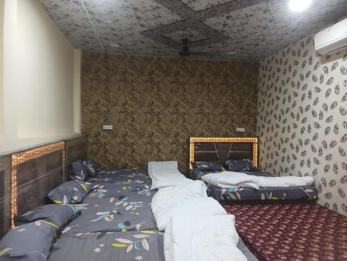 Hotel Shree Kashi Govardhan Dham à Ujjain Extérieur photo