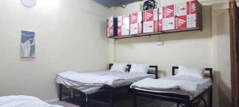 Hotel Shree Kashi Govardhan Dham à Ujjain Extérieur photo